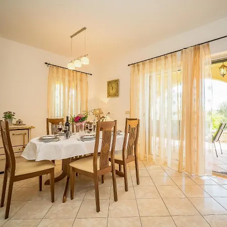 Prázdninový dům Mila By Interhome Kras