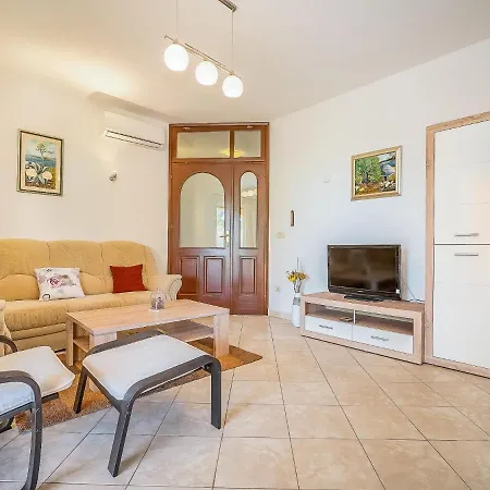 Mila By Interhome Kras